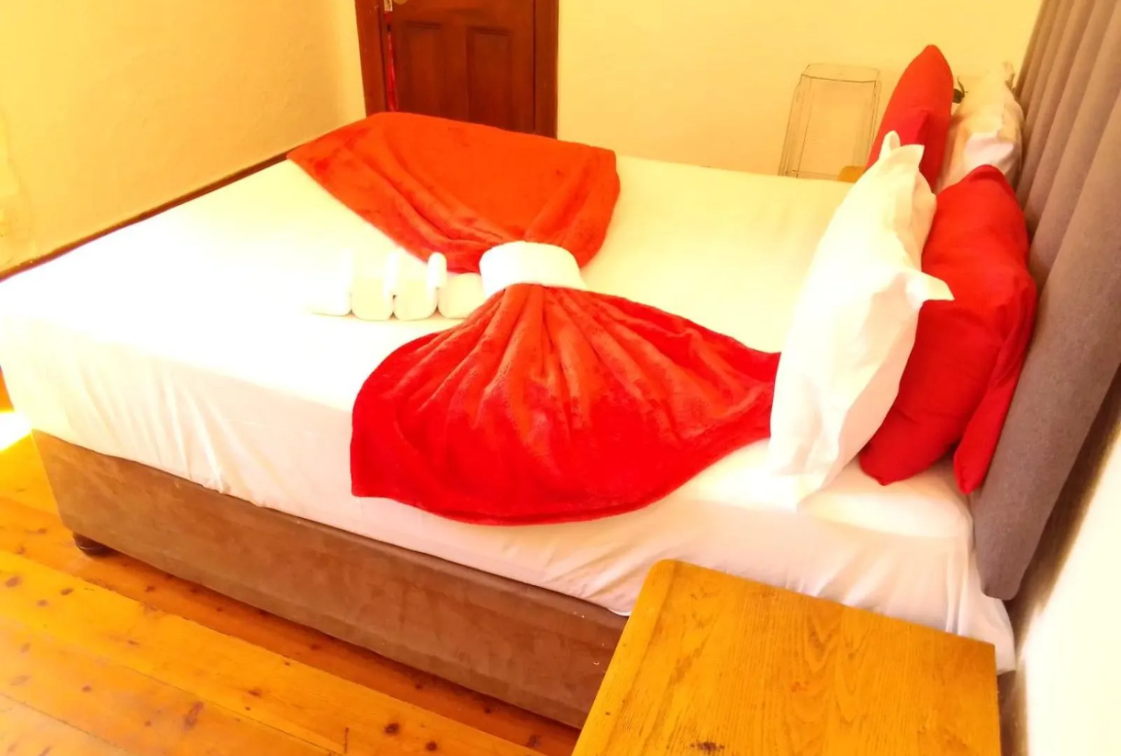 Neo & Ruks Guest Houses Boston Belleville Ottery