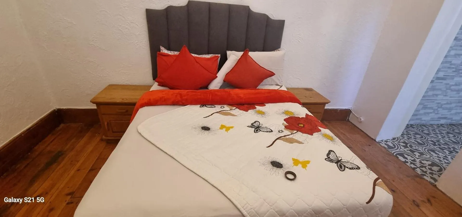 Neo & Ruks Guest Houses Boston Belleville Ottery