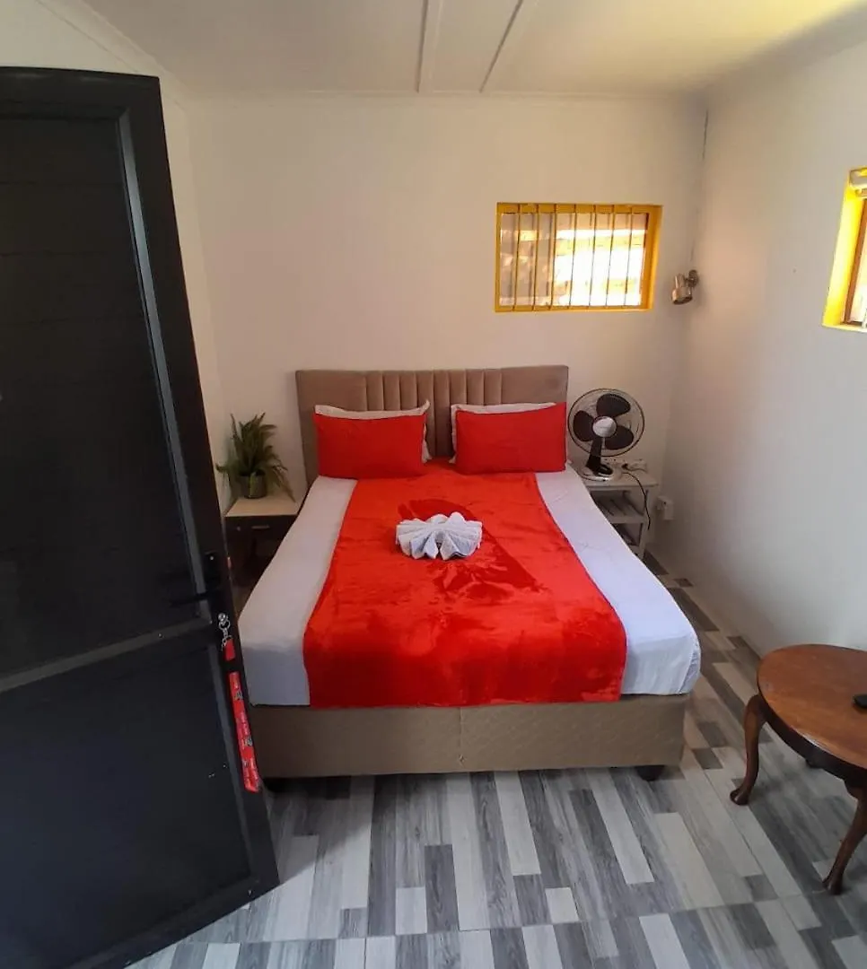 Neo & Ruks Guest Houses Boston Belleville Ottery Apartment